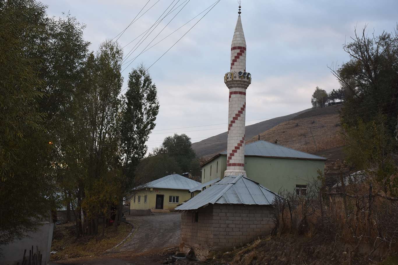 Savaşçılar köyü sorunlarının çözülmesini bekliyor
